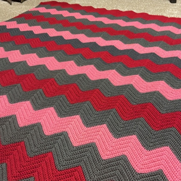 Chevron Zig Zag Handmade Afghan - Picture 7 of 9